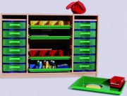 Materialcontainer links und rechts zwei Modulboxen mit je 6 flachen Schubladen mittig 5 Flachschubladen